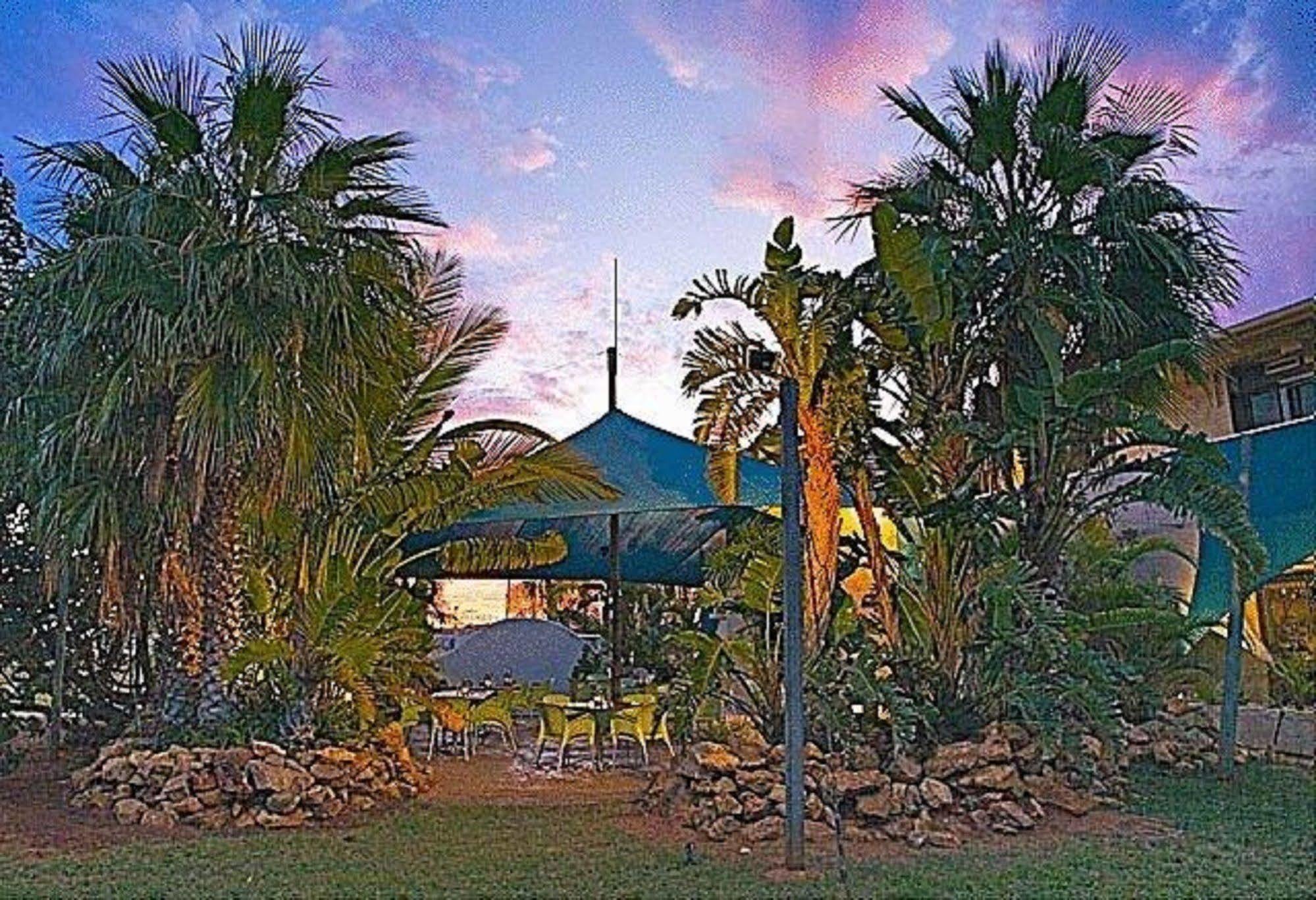 Sea Breeze Resort Exmouth Esterno foto