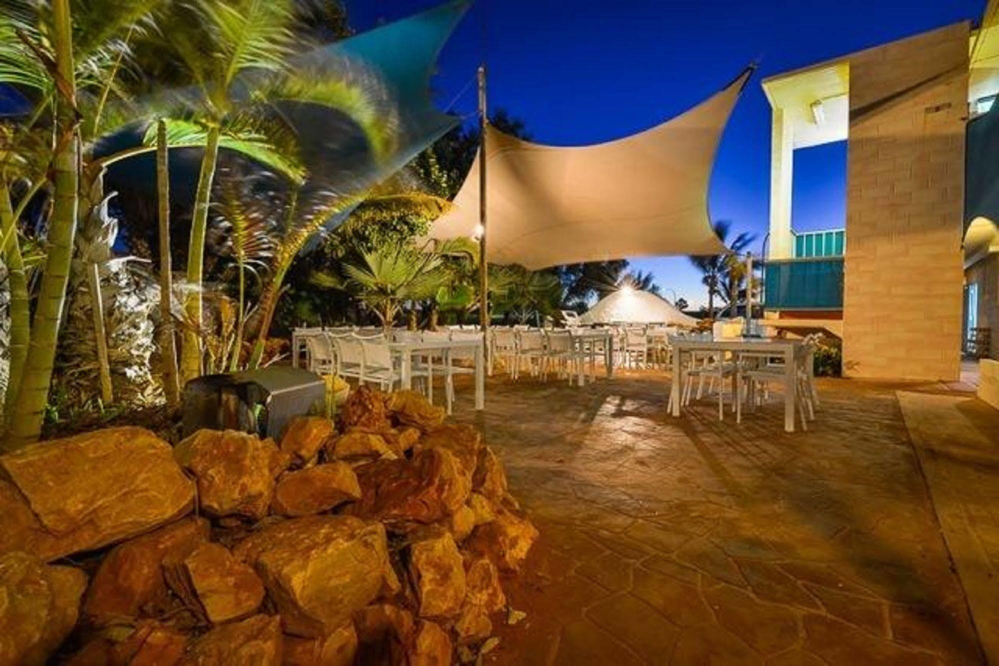 Sea Breeze Resort Exmouth Esterno foto